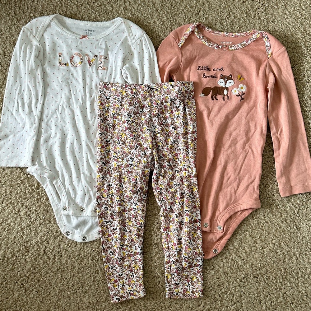 EUC 24M fox set with two onesies and pants